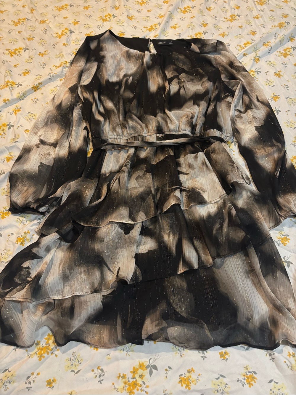 Simply Vera Vera Wang Black and Cream Tiered Chiffon Long-Sleeve Dress